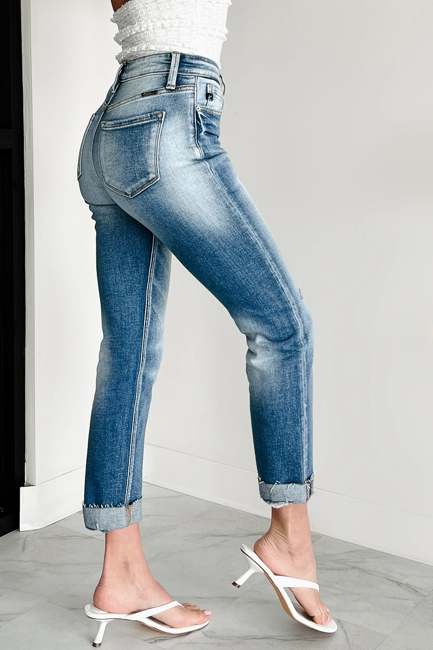 Sullivan High Rise Cuffed Slim Straight Kancan Jeans (Medium)